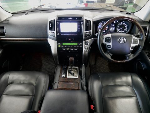 TOYOTA 　LANDCRUISER　２００　ZX (1)   内装　黒本革シート